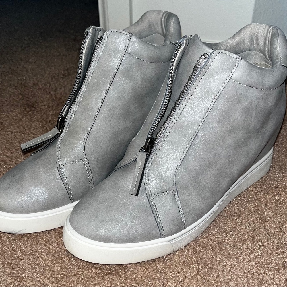 Maurices grey platform shoes